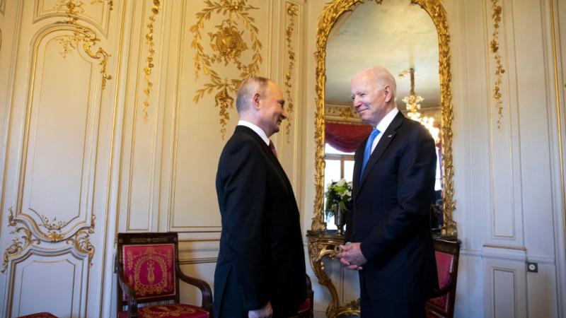 تمّ التوافق على إطلاق الحوار حول "الاستقرار الاستراتيجي" خلال قمة جمعت الرئيسين جو بايدن وفلاديمير بوتين في يونيو الماضي (غيتي)