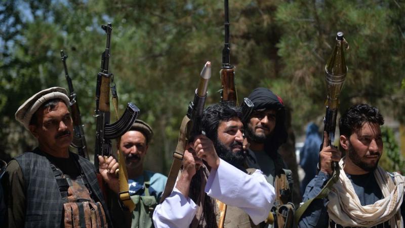 أحكمت حركة طالبان قبضتها على مدينة أيباك عاصمة ولاية سمنغان (غيتي)