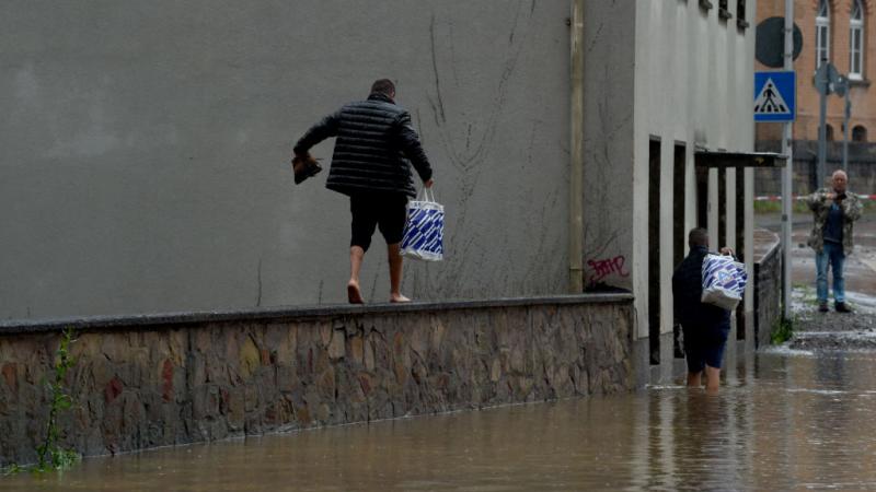 أدت الفيضانات في ألمانيا لارتفاع منسوب المياه إلى نحو متر 