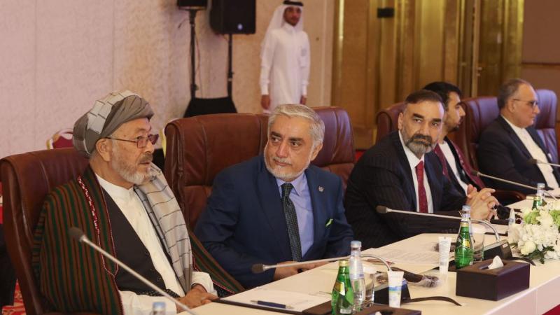 اجتمع ممثلون للحكومة الأفغانية وطالبان في قطر السبت لإجراء محادثات حول الوضع في البلاد