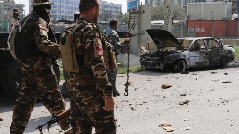 وقعت عدة صواريخ اليوم قرب القصر الرئاسي في كابُل أثناء تأدية غني صلاة عيد الأضحى (غيتي)