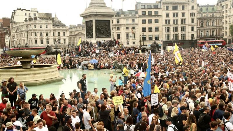 مظاهرة بالعاصمة لندن تنديدًا باللقاح والقيود الحكومية لمكافحة فيروس كورونا المستجد