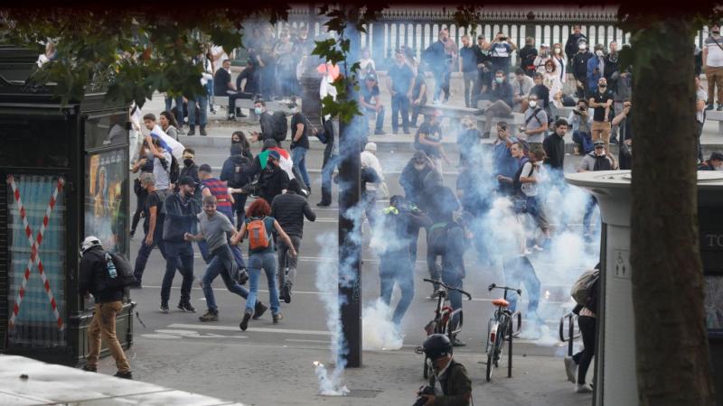 قدرت الشرطة عدد المشاركين في المظاهرات بنحو 13500 شخص