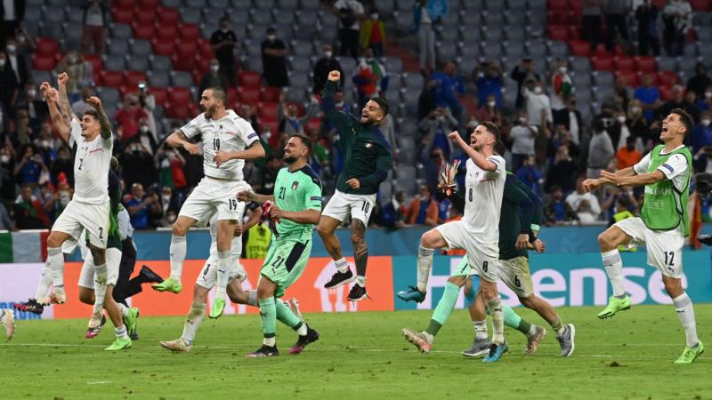 فرحة المنتخب الإيطالي بعدما حجز بطاقة التأهل الثانية إلى نصف نهائي "يورو 2020" (غيتي)
