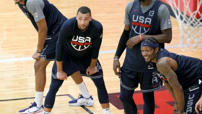 فريق كرة السلة الأميركي للرجال يتدرب تحضيرًا للمشاركة في أولمبياد طوكيو (غيتي)