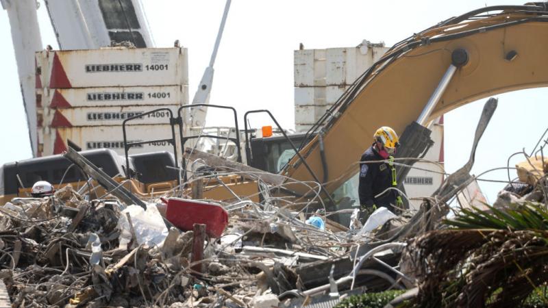 أزيل 124 طنًا على الأقل من ركام مبنى تشامبلين تاورز ساوث الذي انهار جزئيًا