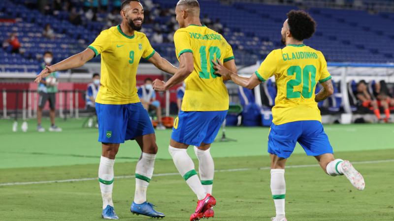 تغلبت البرازيل على ألمانيا بأربعة أهداف لاثنين ضمن منافسات المجموعة الرابعة