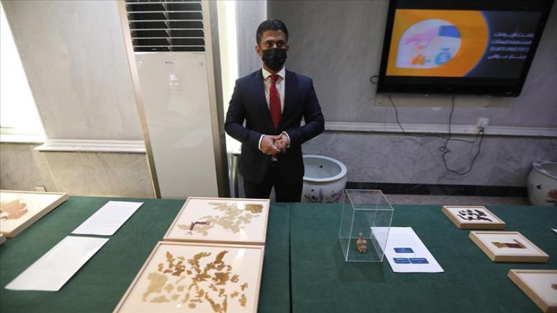 سلّمت وزارة الخارجية العراقية القطع الأثرية إلى وزارة الثقافة (الأناضول)