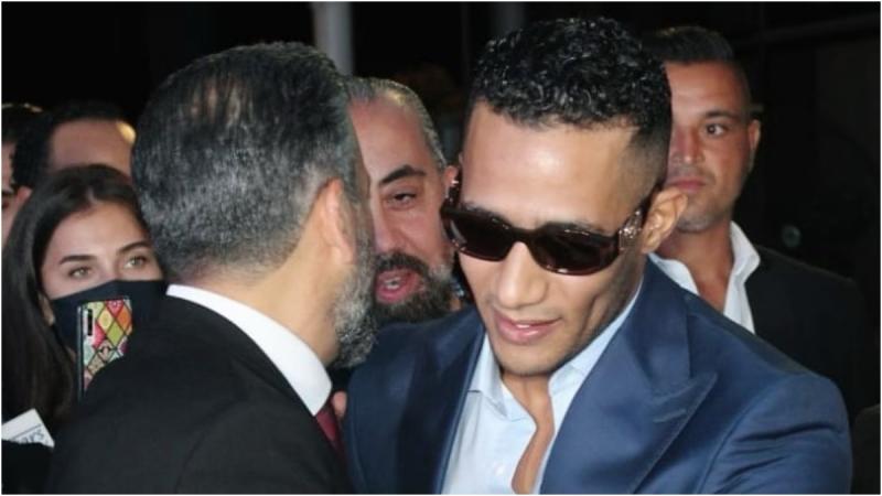 تمّ تكريم محمد رمضان في لبنان مؤخرًا حيث مُنح لقب سفير "الشباب العربي" (مواقع التواصل)