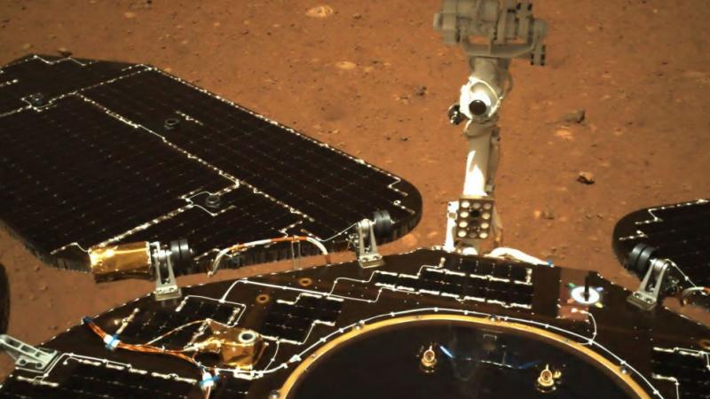  مركبة "جوورونغ" الصينية على سطح المريخ (غيتي)
