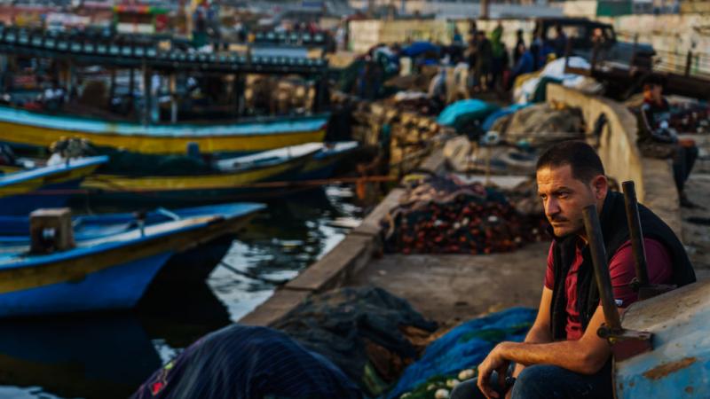 هاجمت زوارق الاحتلال مراكب الصيادين في بحر غزة (غيتي)