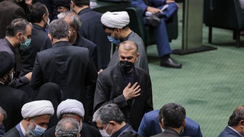 صدّق البرلمان الإيراني على تعيين حسين أمير عبد اللهيان وزيرًا للخارجية خلفًا لمحمد جواد ظريف (غيتي)