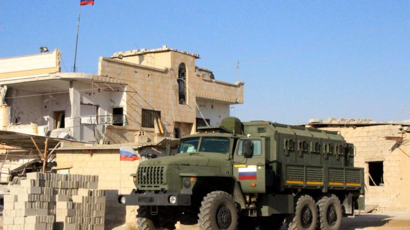 انتشار القوات الروسية داخل الأحياء المحاصرة في مدينة درعا