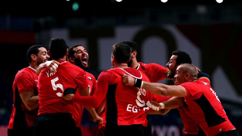 فرحة لاعبي المنتخب المصري بعد الفوز
