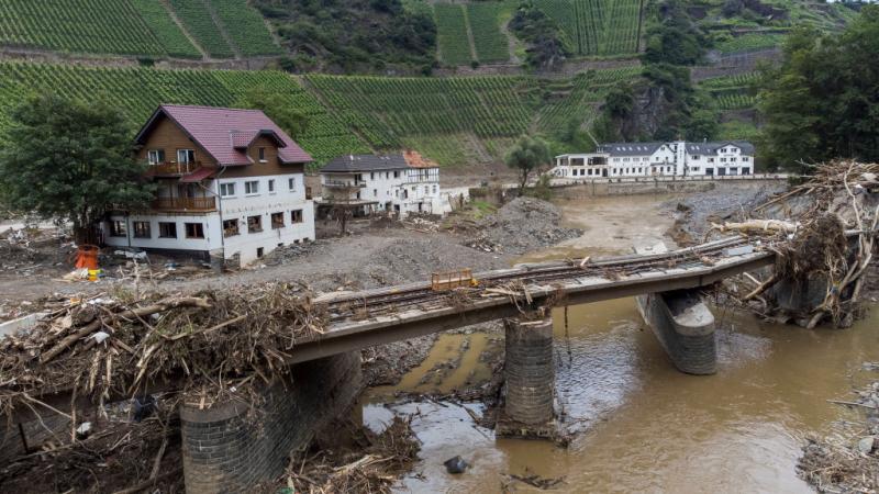 آثار الفيضانات في ألمانيا (غيتي)