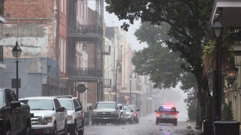 وصل الإعصار إيدا إلى اليابسة في ولاية لويزيانا الأميركية بسرعة 80 كيلومترًا في الساعة (غيتي)