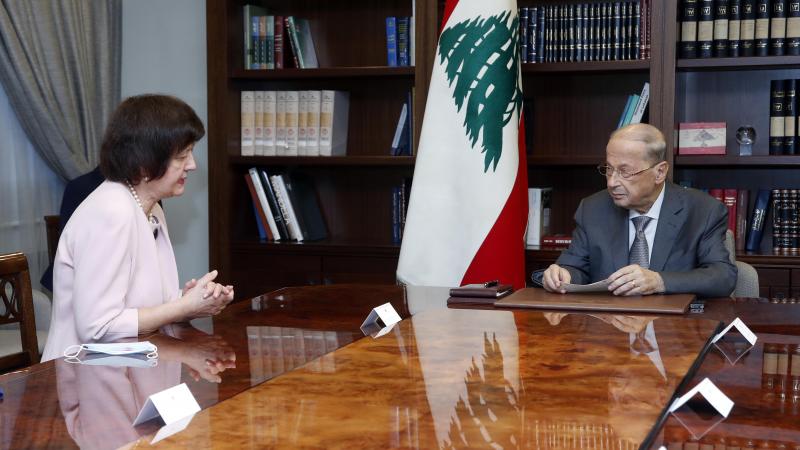 استقبل الرئيس اللبناني المنسقة الخاصة للأمين العام للأمم المتحدة في لبنان السفيرة جوانا رونيسكا (موقع دالاتي ونهرا)