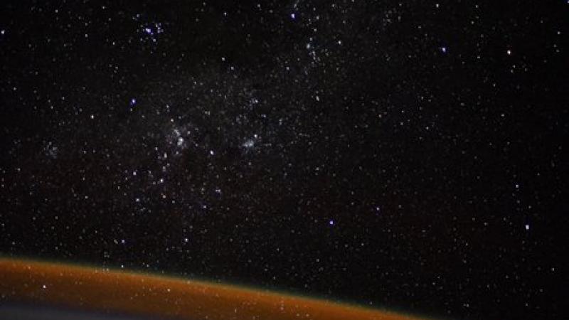 صورة كوكب الأرض التي التقطها رائد الفضاء الفرنسي توماس بيسكيه (تويتر)