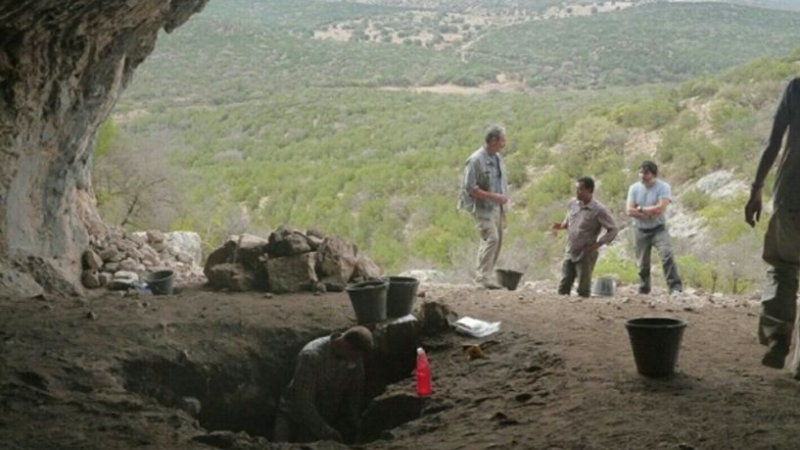 اكتشف العلماء 32 قطعة أثرية في مغارة بيزمون (مواقع التواصل)