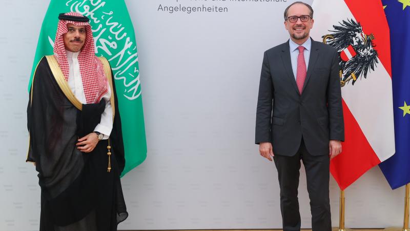 مؤتمر بين وزيري خارجية السعودية والنمسا 