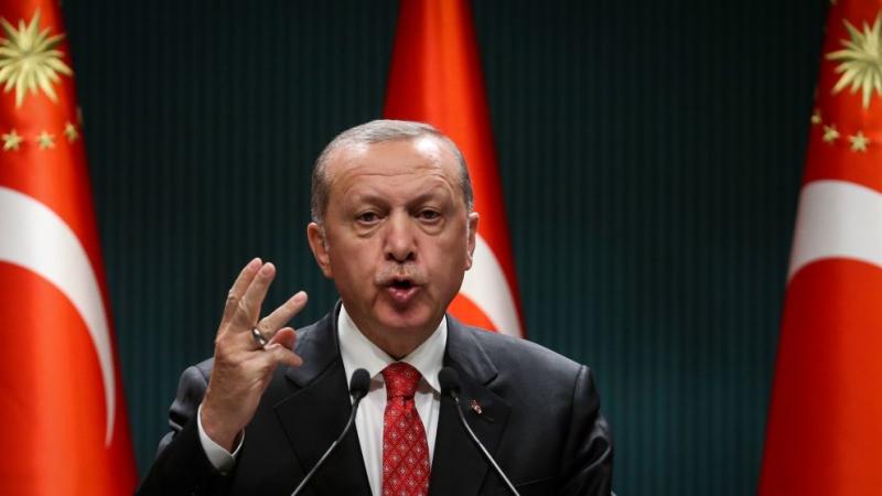 ألقى الرئيس التركي رجب طيب إردوغان الضوء على عدد من المشروعات الدفاعية المحتملة مع روسيا (غيتي)
