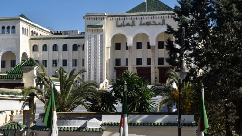 وفق تصنيف منظمة "مراسلون بلا حدود" لحرية الصحافة، تحتلّ الجزائر المركز 146 على قائمة تضم 180 بلدًا (غيتي)