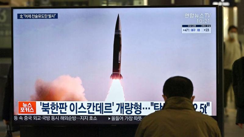 كوري جنوبي يُشاهد تجارب إطلاق صاروخ باليستي من قبل بيونغ يانغ.