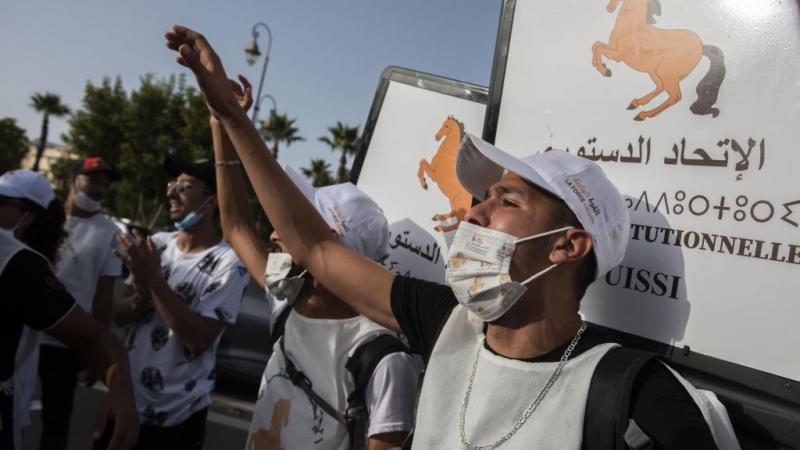 طبع التباعد الاجتماعي الحملات الانتخابية في المغرب حيث منعت التجمعات التي تفوق الـ 25 شخصًا (غيتي)