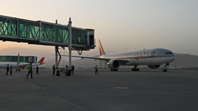 أقلت طائرة تابعة للخطوط الجوية القطرية وعلى متنها 200 شخص من مطار كابل