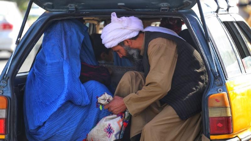 يتوقع تطبيق حركة طالبان قواعد متشددة إضافية على النساء (غيتي)