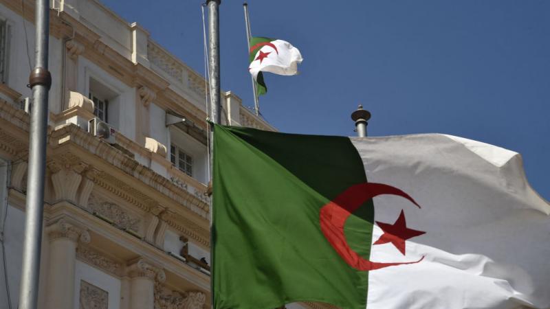 احتجت السلطات الجزائرية ضد القرار الفرنسي وقالت إنه قرار أحادي الجانب (غيتي)
