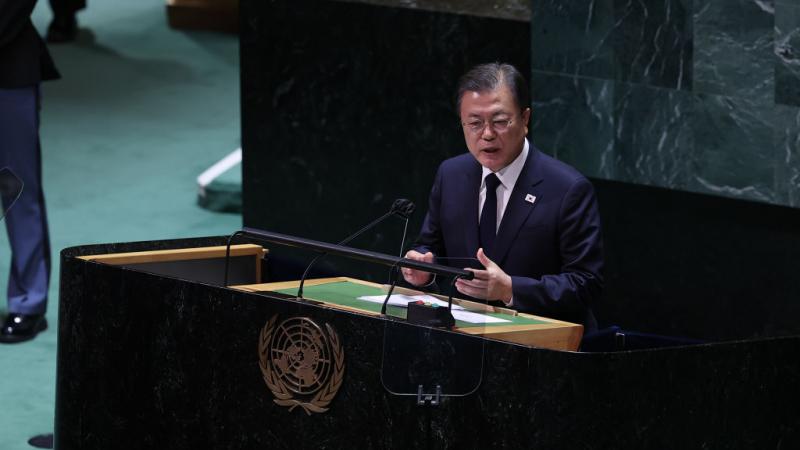 رئيس كوريا الجنوبية خلال إلقاء كلمته في الجمعية العامة للأمم المتحدة (غيتي)