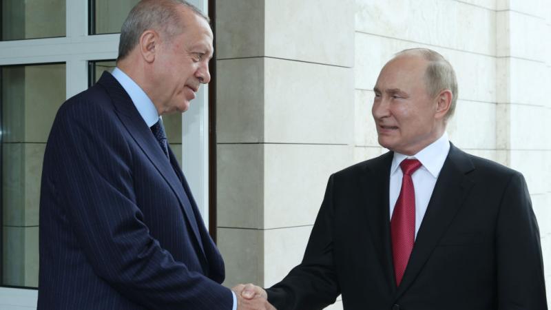 استقبل بوتين أردوغان في سوتشي في أول لقاء بينهما منذ نحو سنة ونصف