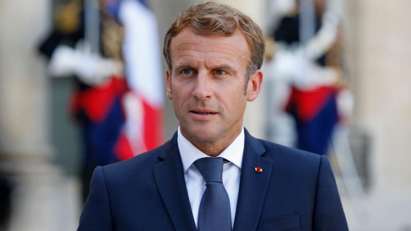 أشار الرئيس الفرنسي إلى ضرورة امتثال السياسيين للالتزامات التي قطعوها من أجل السماح بتنفيذ الإصلاحات وتمكين المجتمع الدولي من تقديم المساعدة للبنان (غيتي)