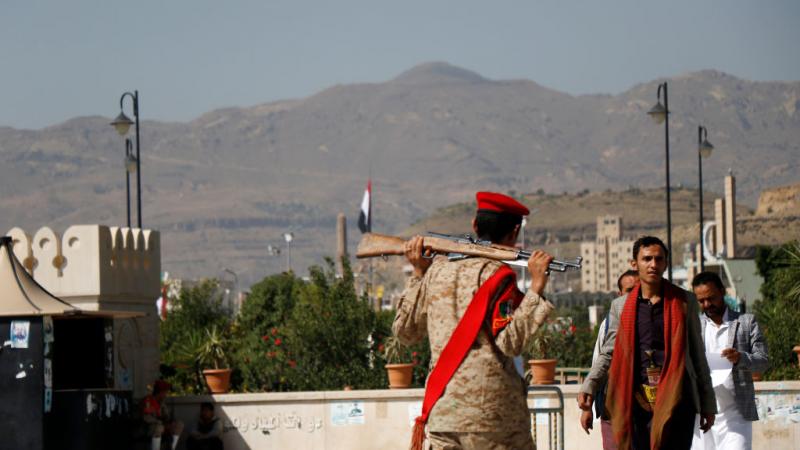 صعّد الحوثيون في فبراير عملياتهم العسكرية ضد القوات الموالية للحكومة للسيطرة على مأرب، وأوقعت المعارك مئات القتلى في صفوف الجانبين (غيتي)