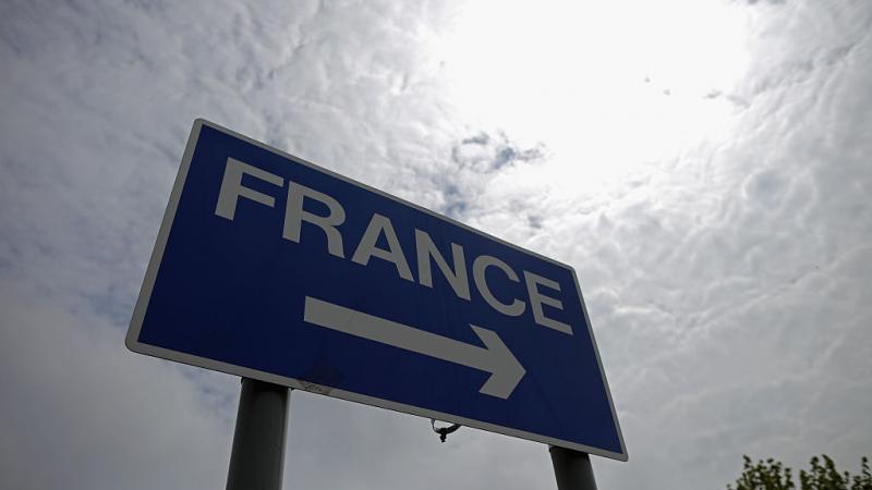 شددت باريس إجراءاتها في منح التأشيرات لمواطني المغرب والجزائر وتونس (غيتي)