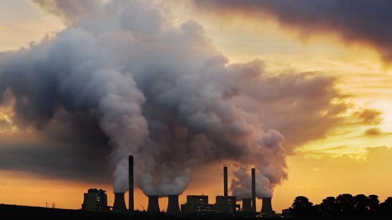 يخسر المواطن العالمي العادي 2.2 سنة من العمر مع مستويات تلوث الهواء الحالية بحسب تقرير جامعة شيكاغو (غيتي)