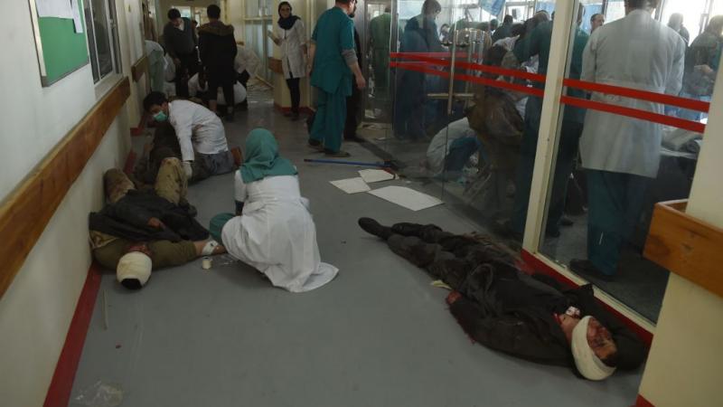 حذرت منظمة الصحة من أن النظام الصحي في أفغانستان على وشك الانهيار (غيتي)