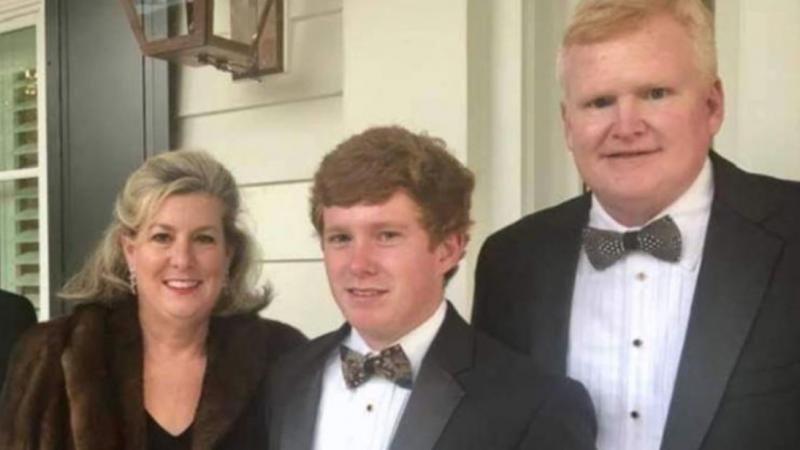 المحامي الأميركي مع زوجته وابنه (تويتر)