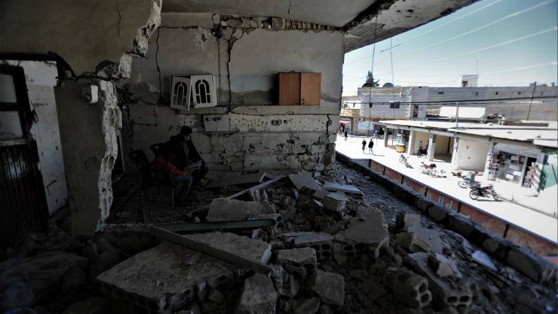 أشارت عضو لجنة التحقيق التابعة للأمم المتحدة الخاصة بسوريا إلى أن الحرب على المدنيين مستمرة (غيتي)