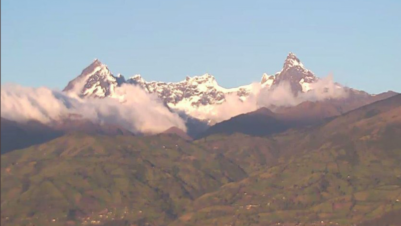انهيار ثلجي في الإكوادور نتيجة الظروف المناخية (تويتر)