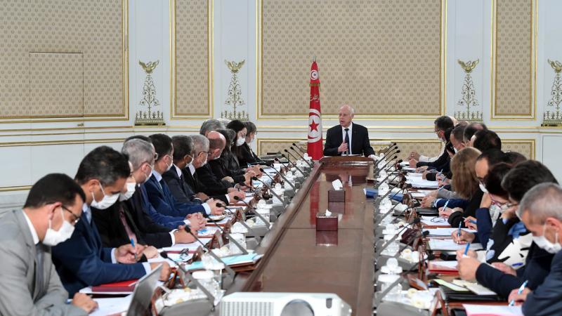 قيس سعيّد خلال ترؤسه جلسة مجلس الوزراء (الرئاسة التونسية)