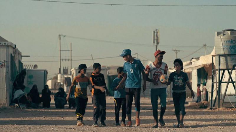 الفيلم الوثائقي يسلط الضوء على أوضاع اللاجئين السوريين في مخيم الزعتري (تويتر)
