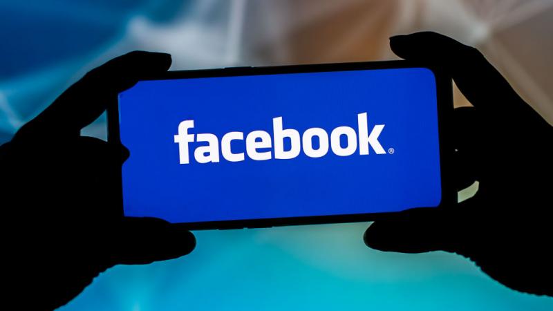 تعرّضت فيسبوك أخيرًا لضغط كبير بعد عطل تقني أوقف خدماتها لساعات