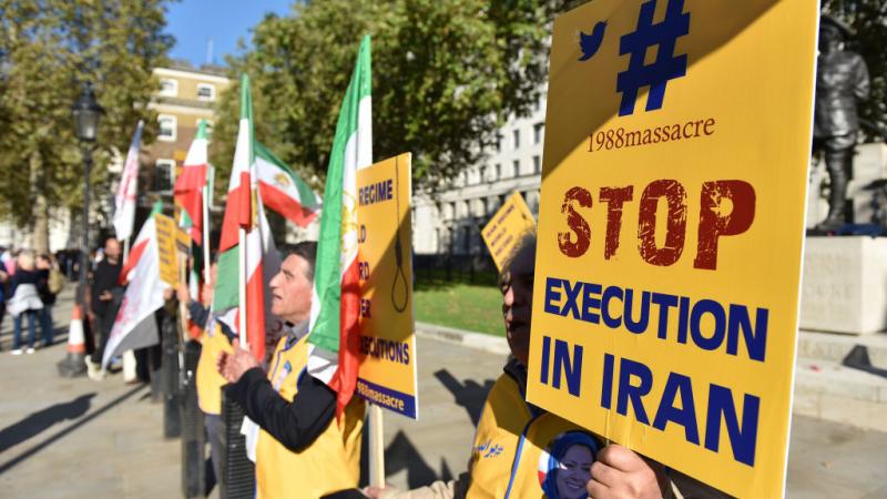 (المعاهدات الدولية التي وقّعتها إيران تحظر عليها إعدام أي شخص على جريمة ارتكبها عندما كان عمره أقل من 18 عامًا (أرشيف-غيتي