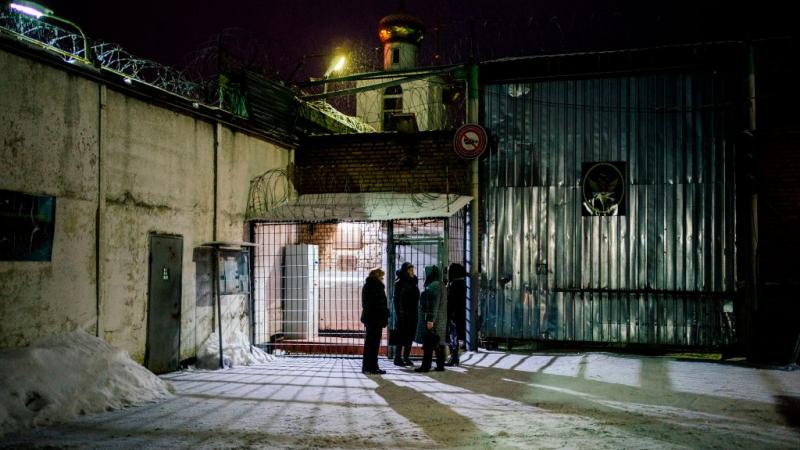 سرّب سيرحي سافيلييف مقاطع مصورة يُعتقد أنها لعمليات تعذيب في سجن إلى منظمة حقوقية (غيتي)