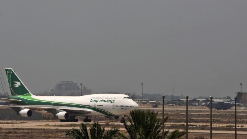 أوقف العراق رحلاته الجوية إلى السعودية مطلع عام 2020 ضمن إجراءات احترازية للحد من تفشي الجائحة (غيتي)