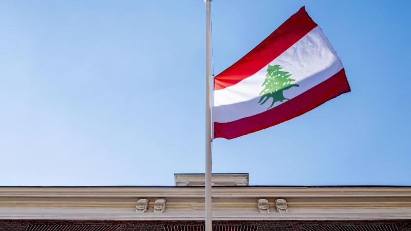 احتدمت الأزمة بين لبنان والسعودية وانضمت الكويت إلى البحرين معلنة طرد السفير اللبناني (غيتي)
