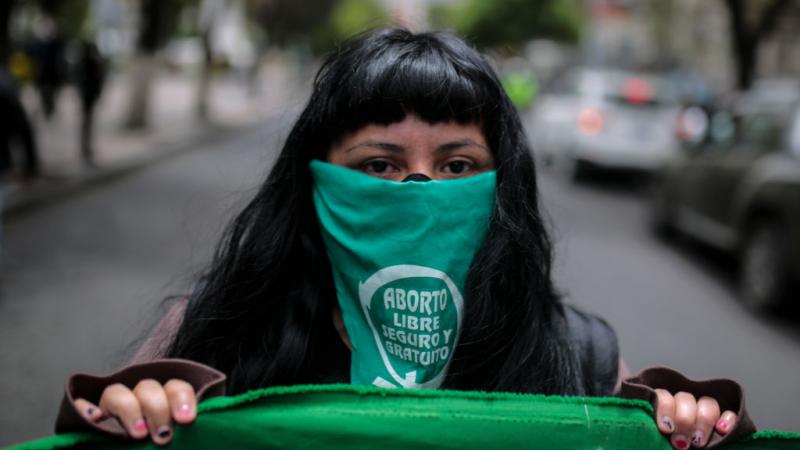 يسمح الدستور البوليفي بالإجهاض بشكل قانوني في حالات الاغتصاب (غيتي)