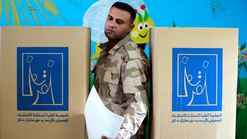 العراق يستعد ليوم الاقتراع العام في الانتخابات التشريعية المبكرة بإغلاق حدوده (غيتي)